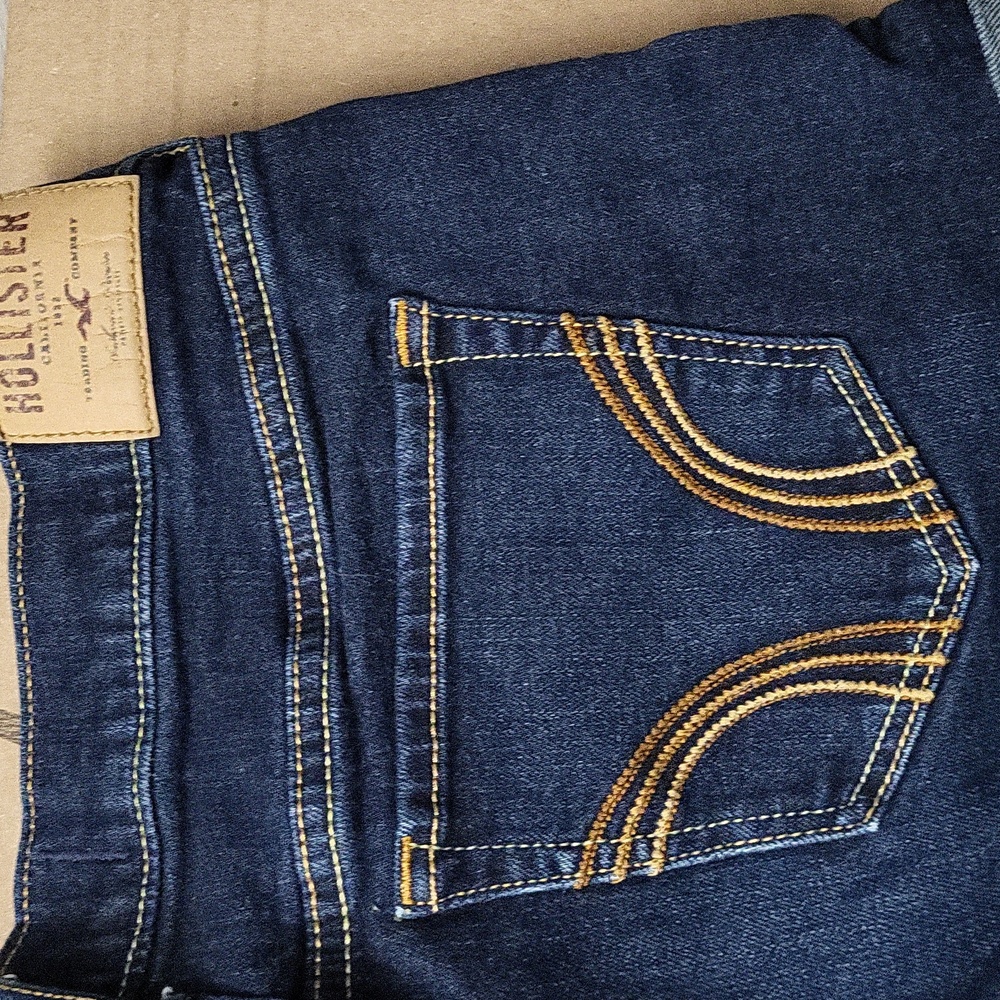 Hollister Women's Dark Blue Jean Shorts - Picture 4 of 5